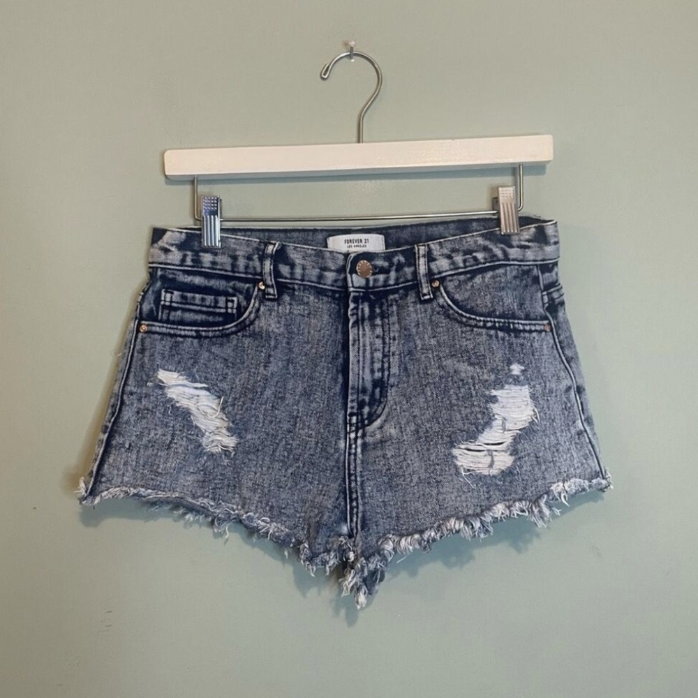 Forever 21 Womens Raw Cut Frayed Hem Vintage Wash Denim Jean Shorts Blue Size 28
